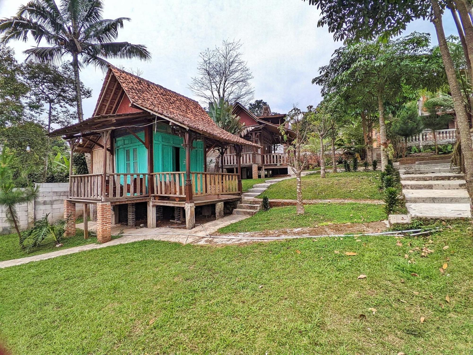 Omah Trasan Pangrango Hotel 3*